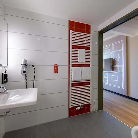 Ibis Arnulfpark 3*